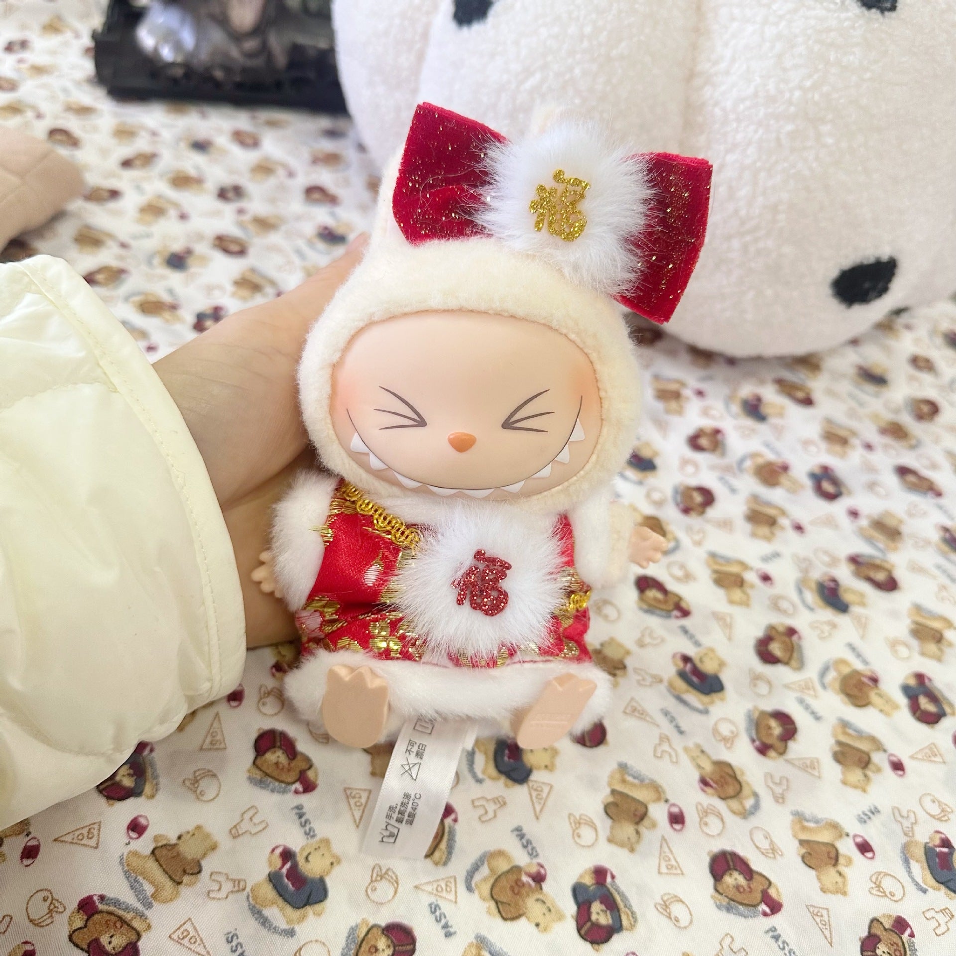 Only clothes] the first and second generation blind box pull cloth pass wear new year clothes LABUBU sit party new year Tang suit new