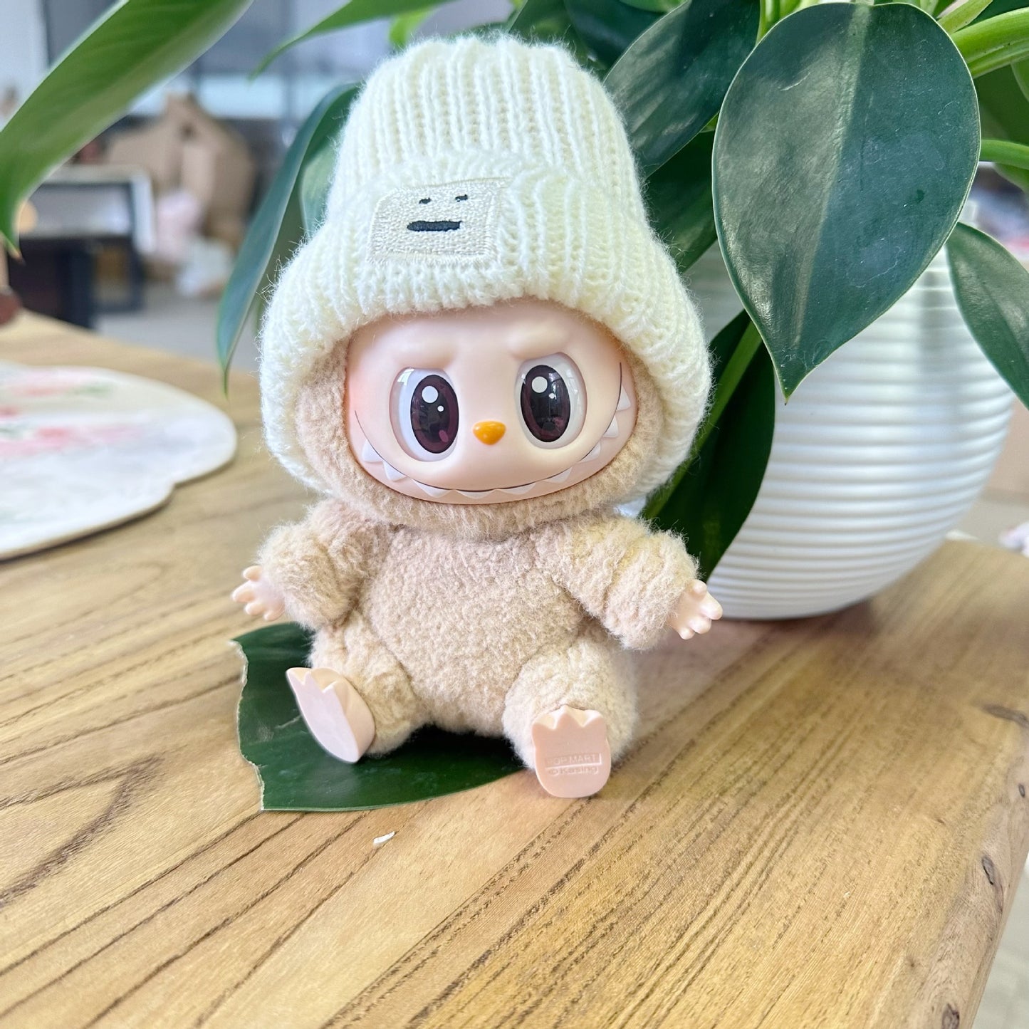 Only clothes] the first and second generation blind box LABUBU clothes autumn and winter sweater hat suit pendant pull cloth for Meng