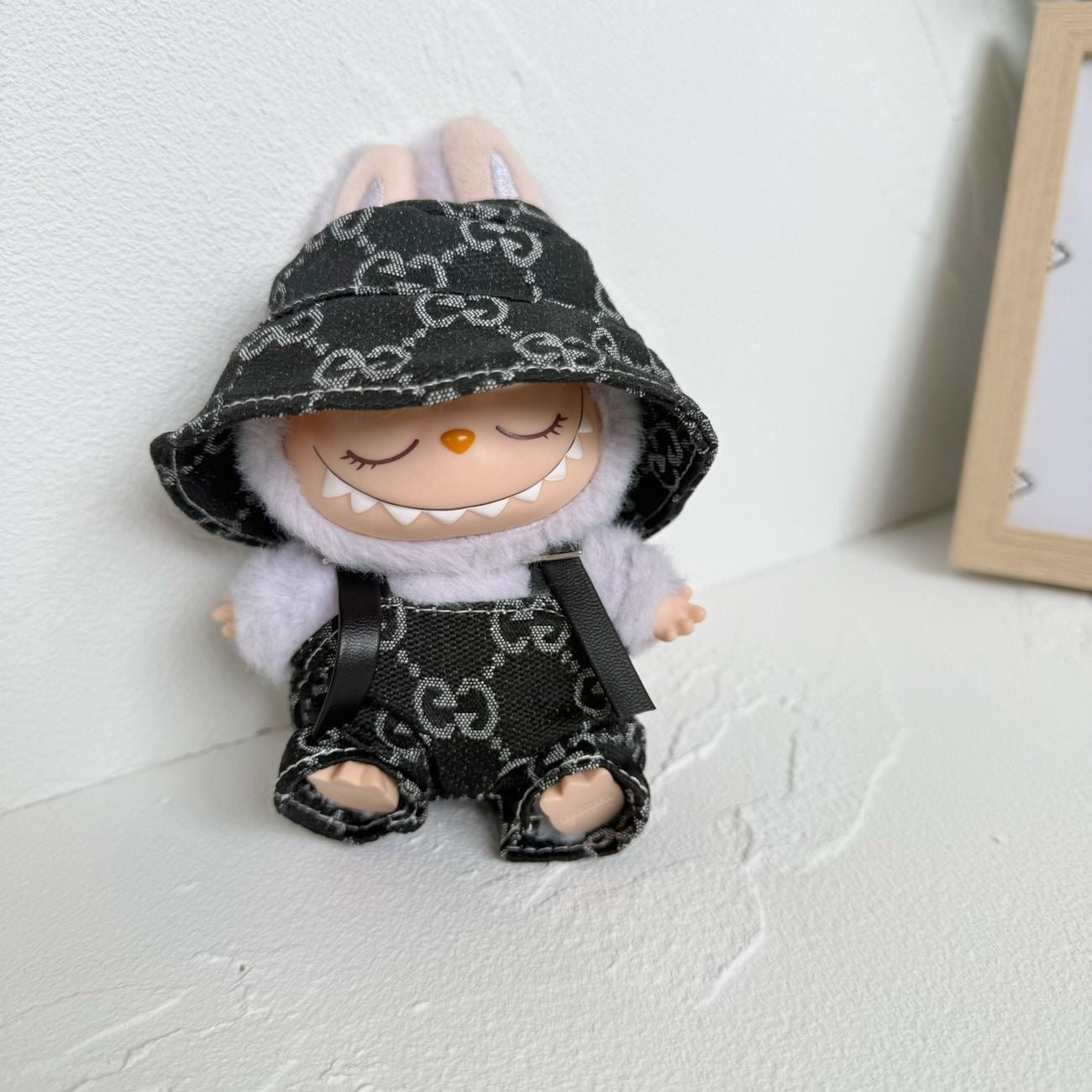 Only clothes] the first and second generation blind box labubu doll clothes pendant LABUBU for noble brown g powder g suit
