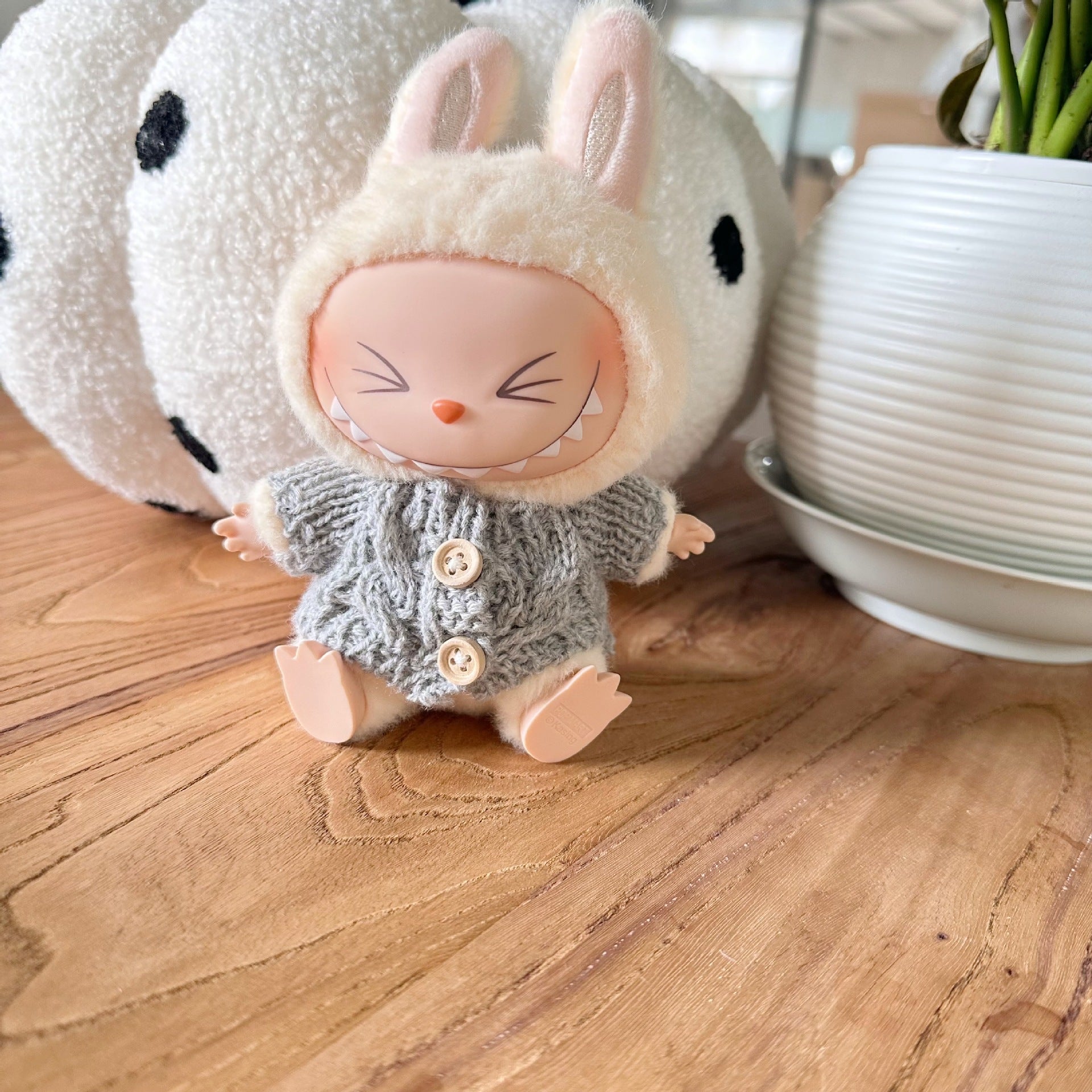 Only clothes] the first and second generation of labubu doll clothes LABUBU sitting party doll for autumn and winter sweater