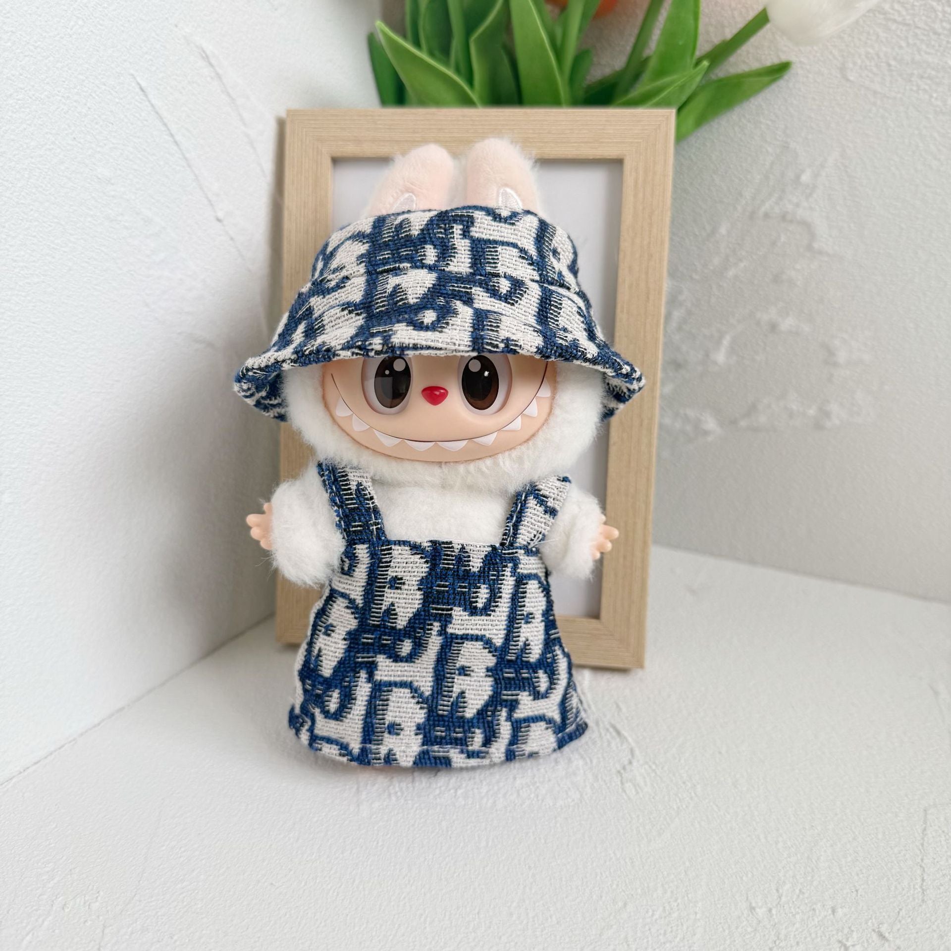 Clothes Only] Pendant LABUBU Doll Doll Coat One or Two Generation Rab Doll Wits Blue Sea Hat and Suspenders
