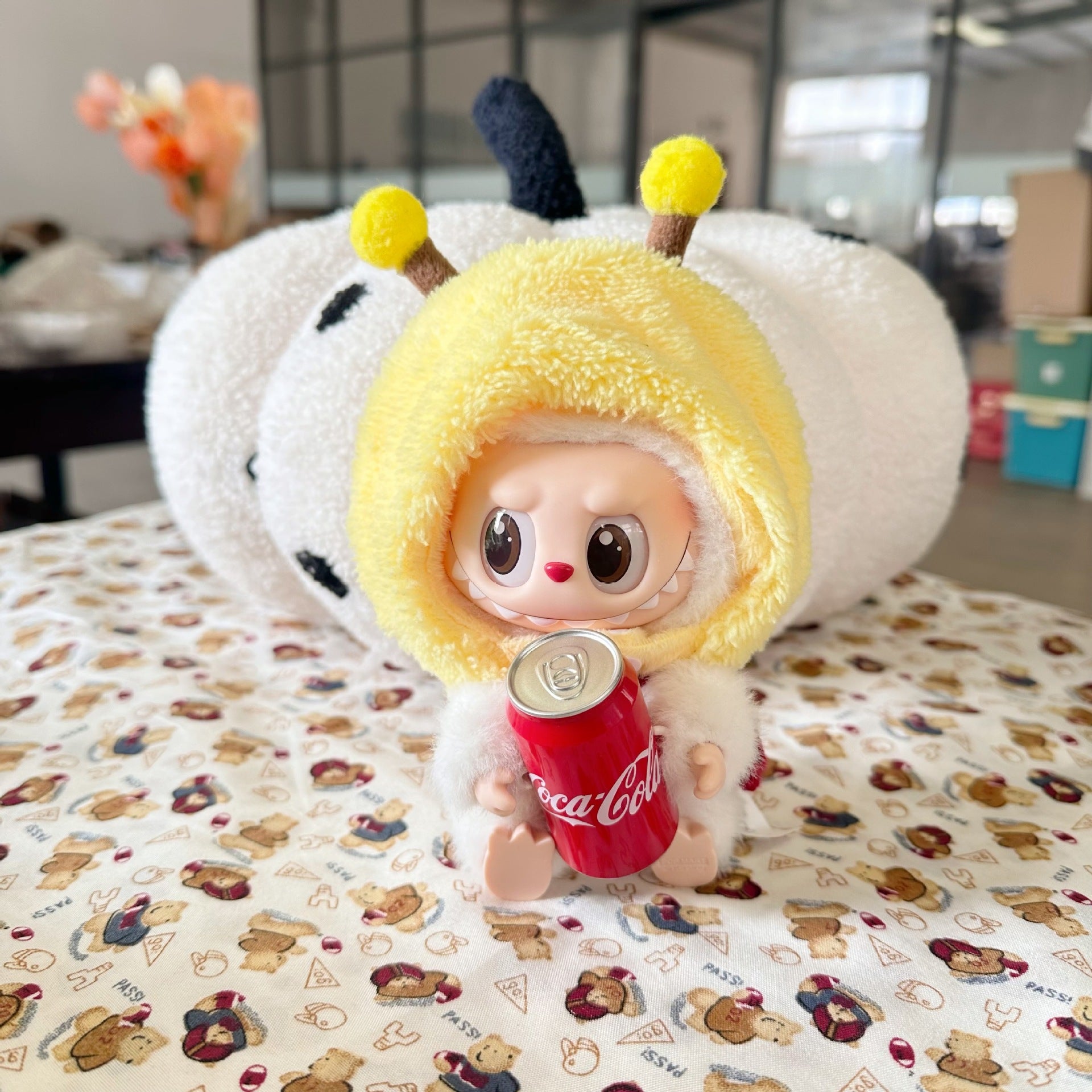 The third generation of labubu happy factor for pendant LABUBU surprise special shake hat piglet kapuba headgear