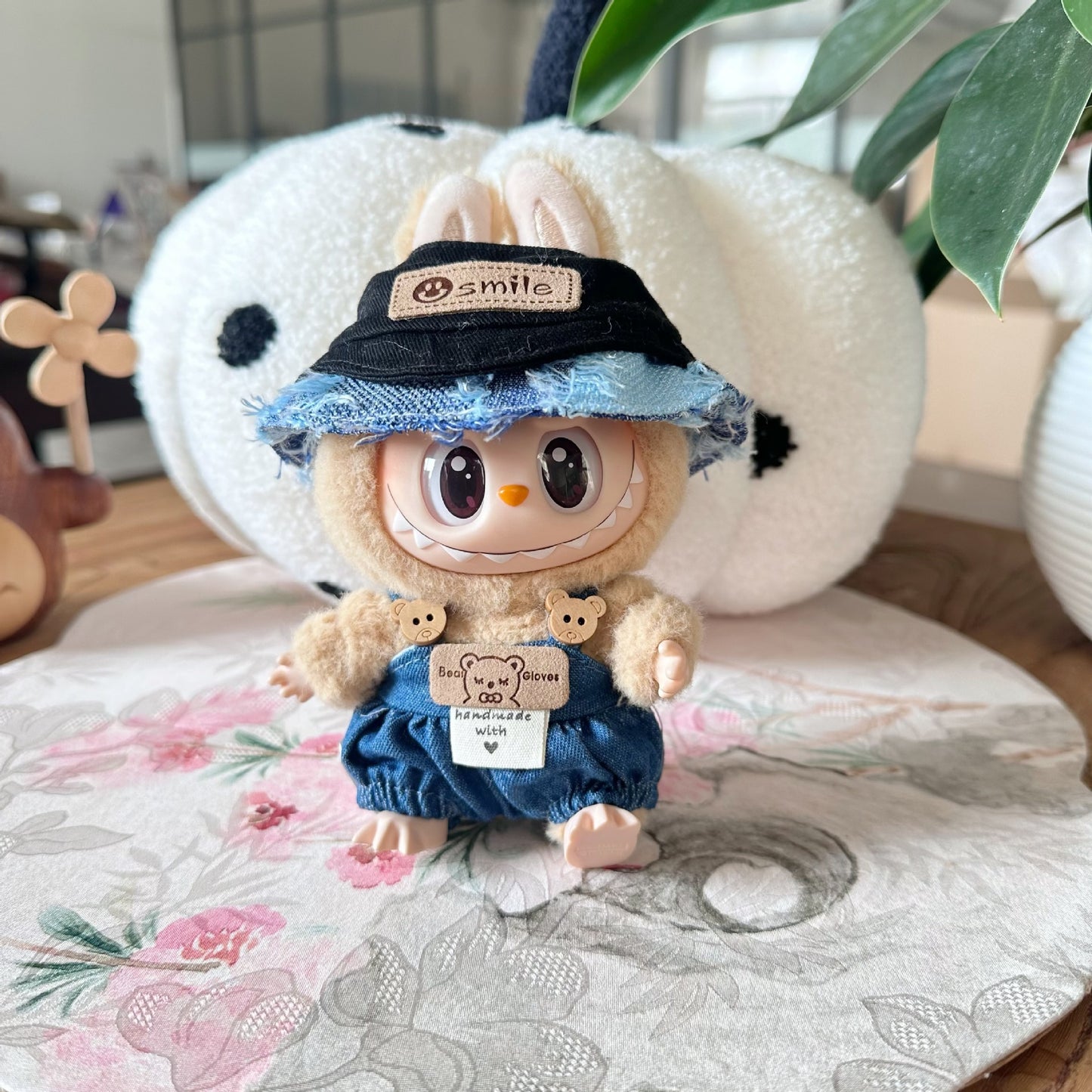 Clothes Only] Second Generation Blind Box Sitting Party Rag Clothes LABUBU Doll Cowboy Hat Strap Pants suit
