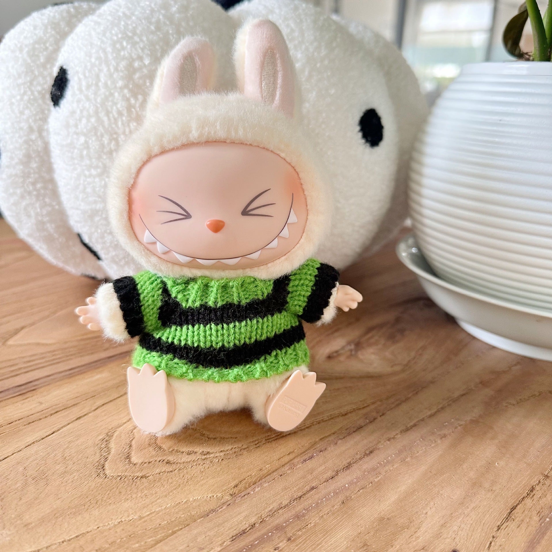 Only clothes] the first and second generation of labubu doll clothes LABUBU sitting party doll for autumn and winter sweater