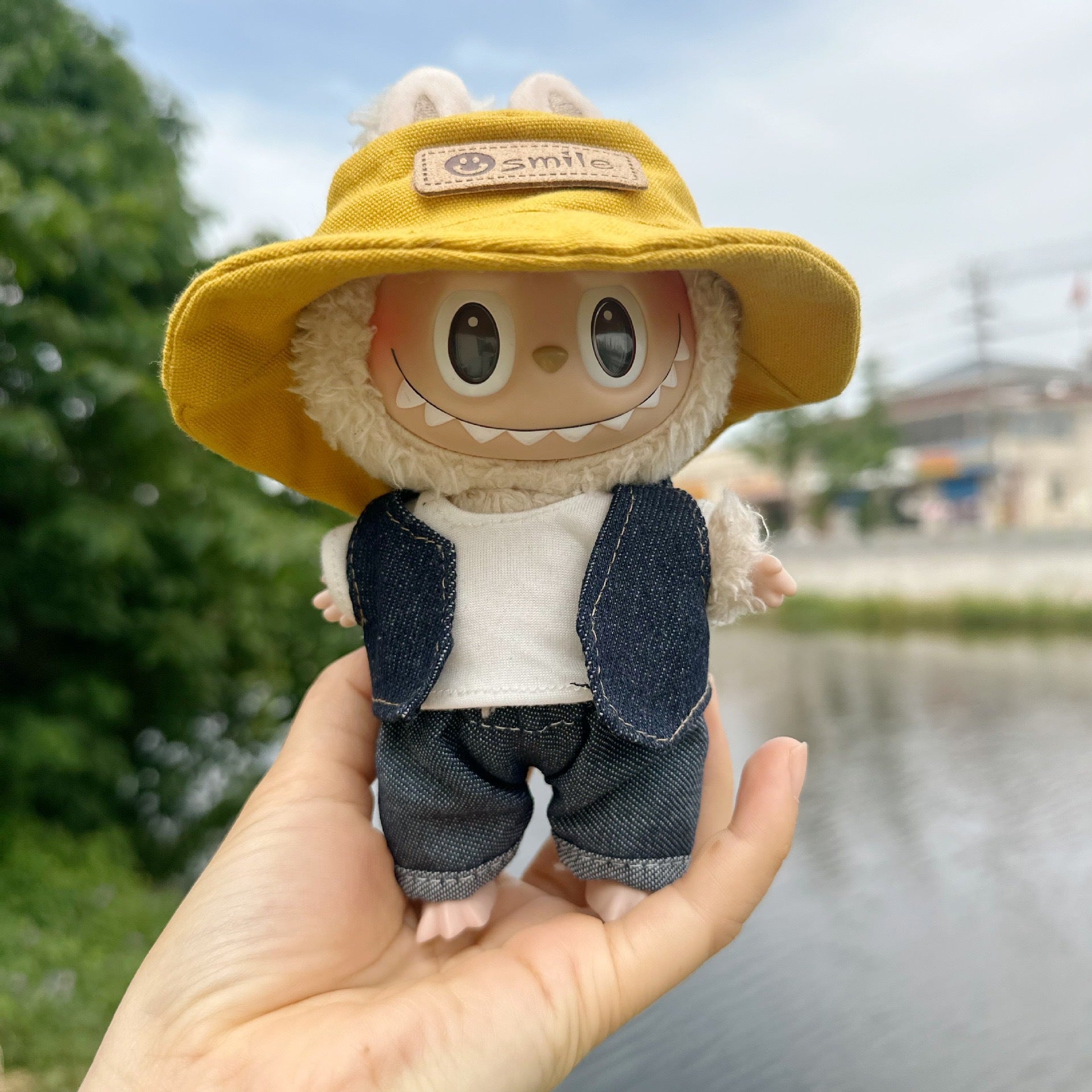 Clothes Only] Macaron Labu Cloth Pendant Clothes Denim suit 17CM Keychain LABUBU Hat Shoes