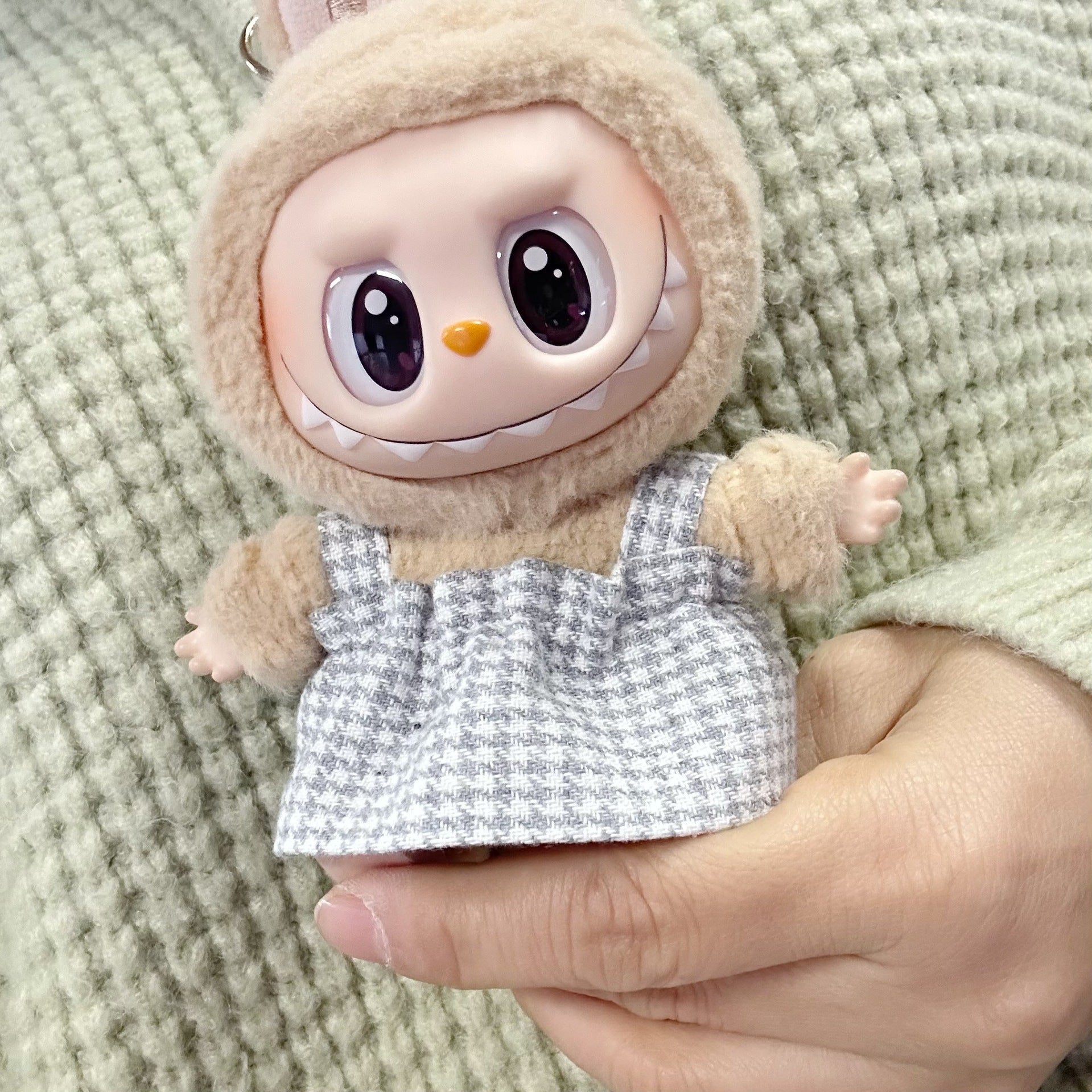Clothes Only] LABUBU Sit Party Series Doll Doll Coat First and Second Generation Rab Cloth Houndstooth Dress
